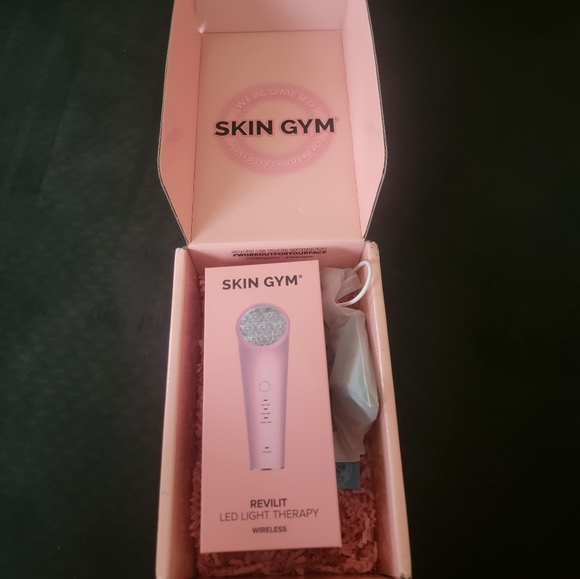 3 LED Light Wand: Red, Blue, and Green - Picture 2 of 9